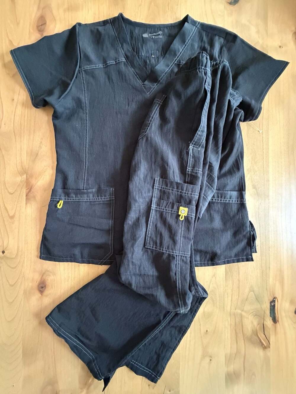 WonderWink Four-Stretch V-Neck Scrub Set Black Size Large